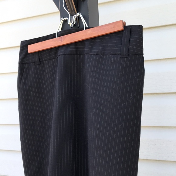 Banana Republic pin black stripped pencil skirt Size 4. Wool spandex blend - Picture 2 of 4